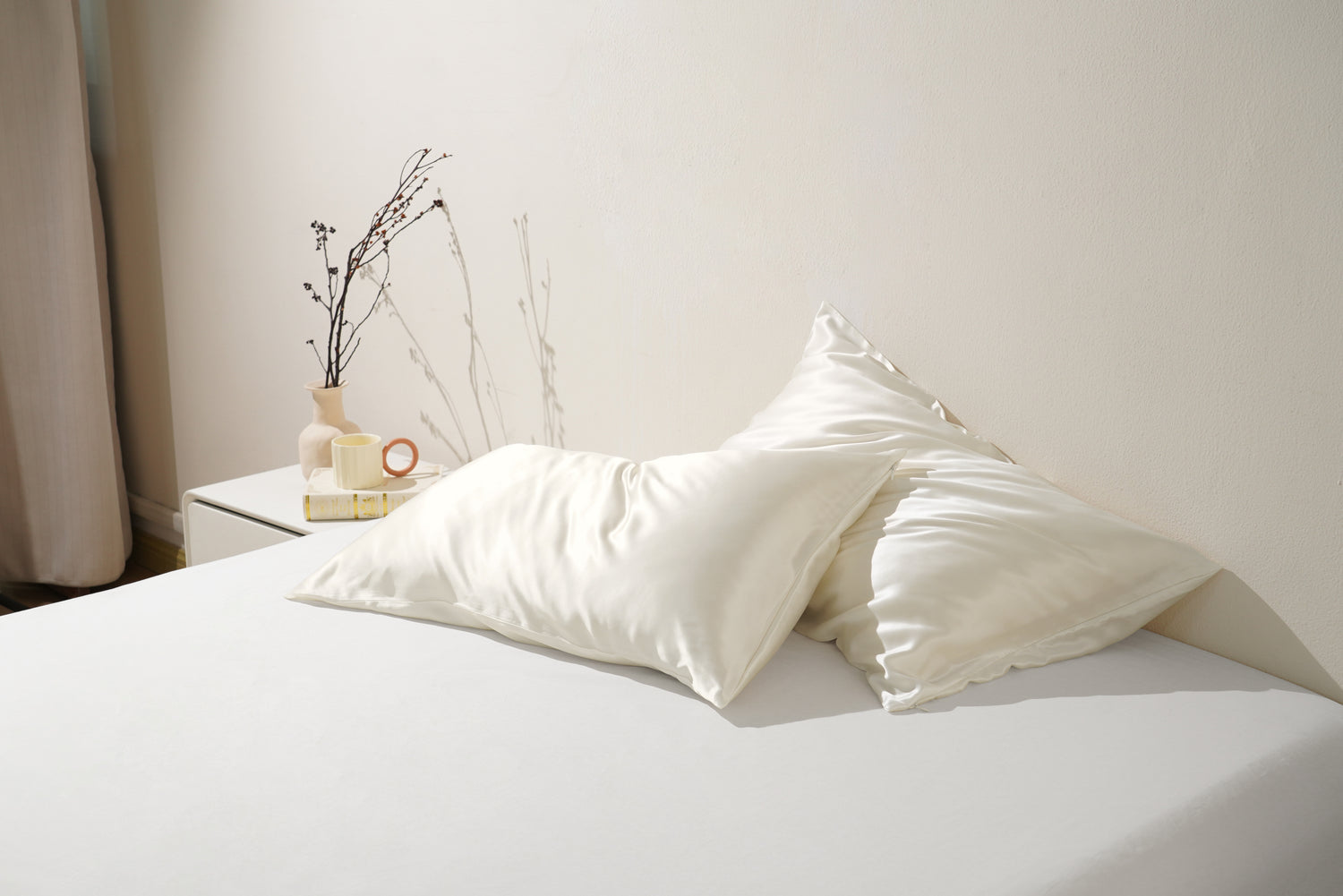 alabaster-white-silk-pillow-case